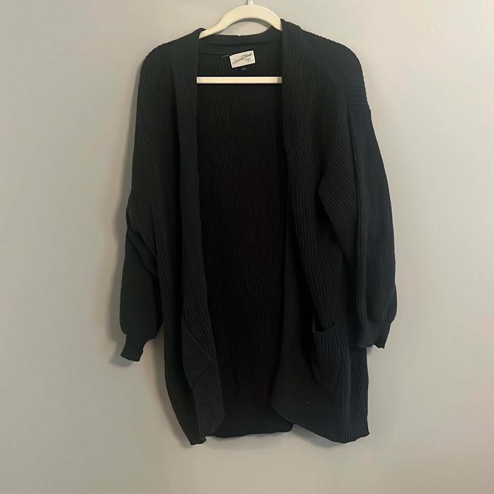 Brand: Universal Threads Size: L Color: Dark Gray